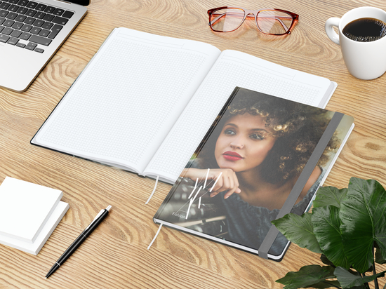 Notizbuch Match-Book White Bestseller, A4, Cover-Star, matt-individuell, silbergrau