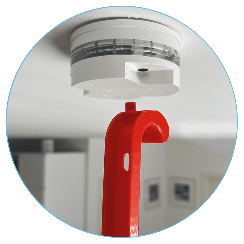 Schuhanzieher + Feuermelderknopf "Testhornet"