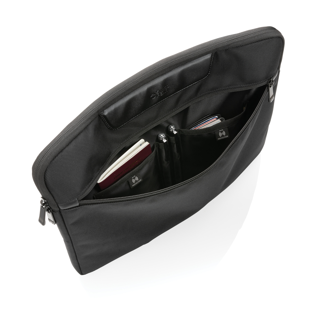 Swiss Peak AWARE™ RPET Voyager 15.6" Laptop-Sleeve